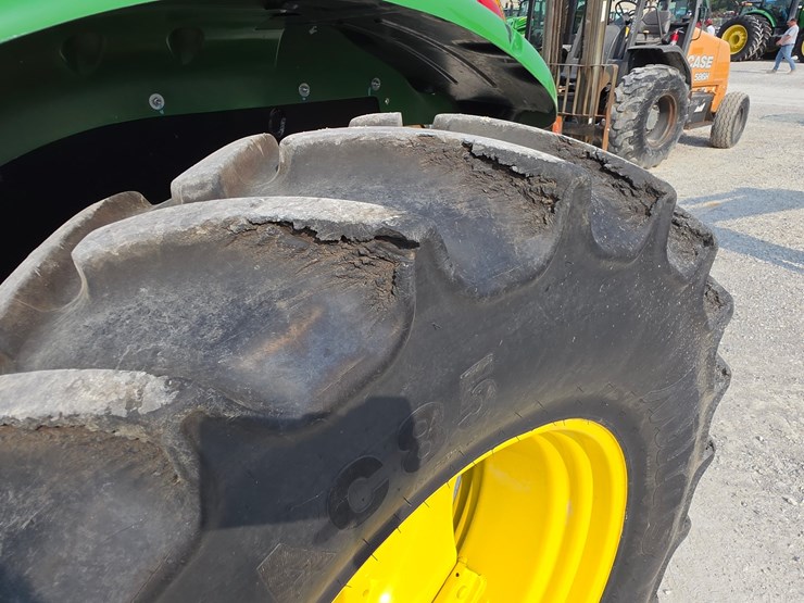 2023-john-deere-6120e-image-15