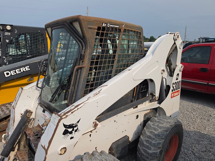 2007-bobcat-s300-image-13