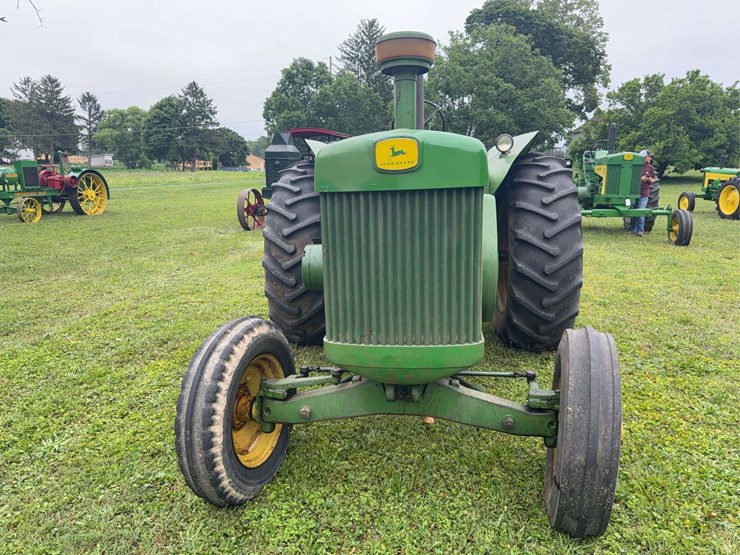 1959-john-deere-830-image-8