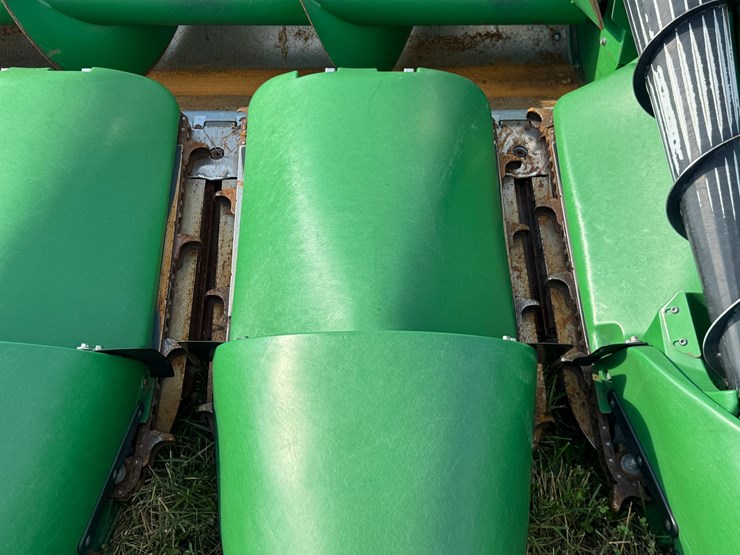 john-deere-c12f-image-10