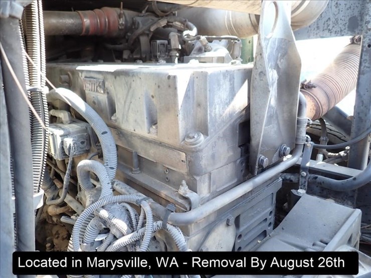 2007-peterbilt-320-image-3