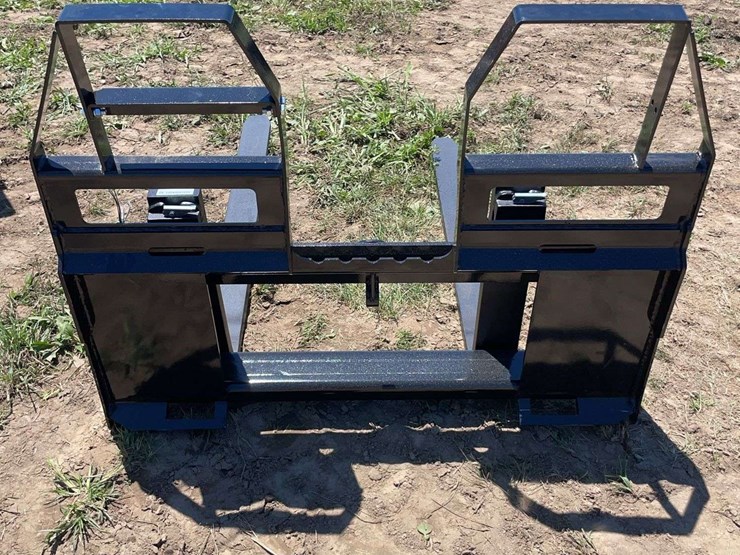 agrotk-skid-steer-pallet-forks.-image-2