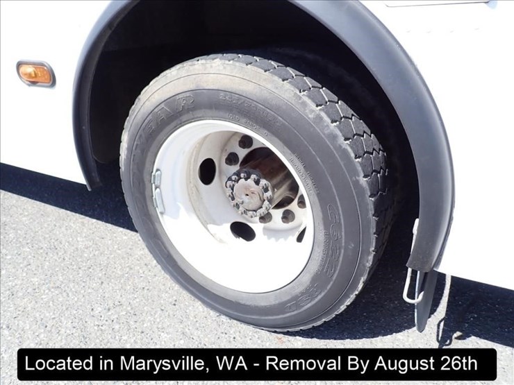 2012-freightliner-mt55-image-12