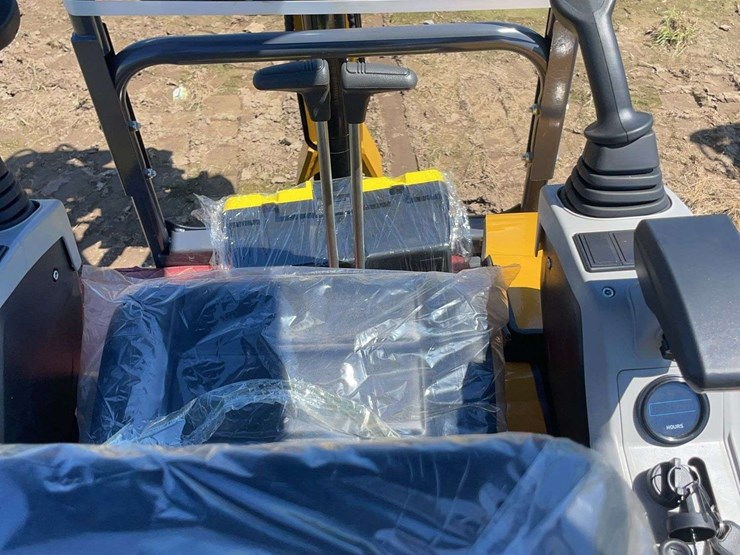 qk20r-mini-excavator-image-10