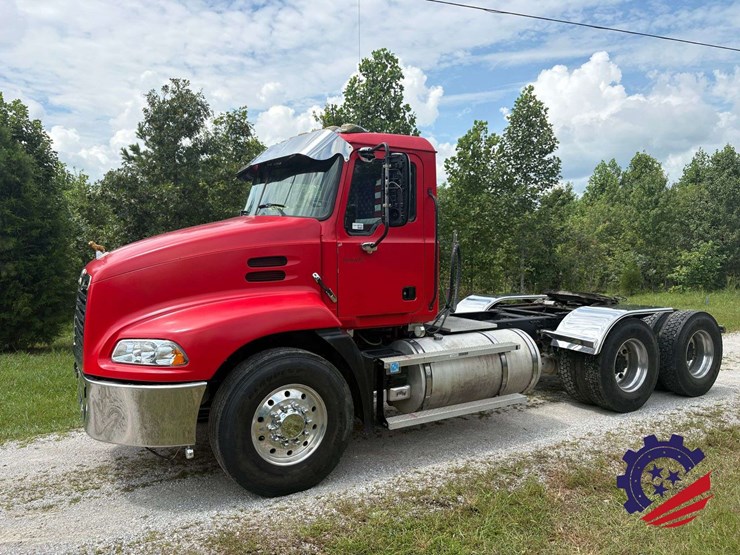 2006-mack-cxn613-t/a-truck-tractor-image-1
