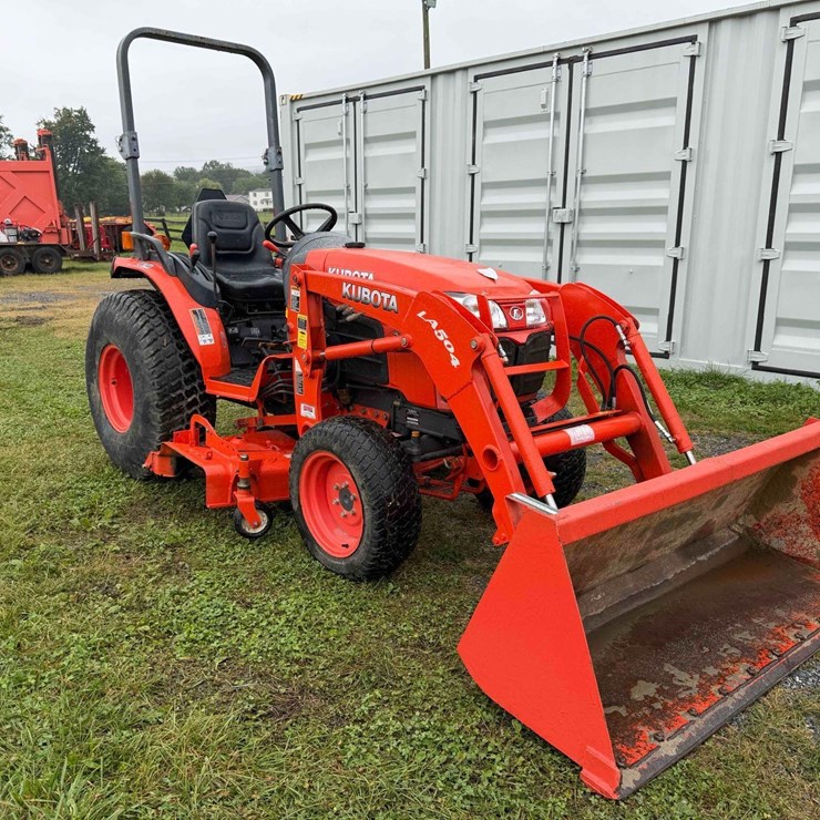 KUBOTA B3200