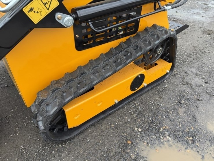 2026-future-ft360t-mini-compact-track-loader-image-11