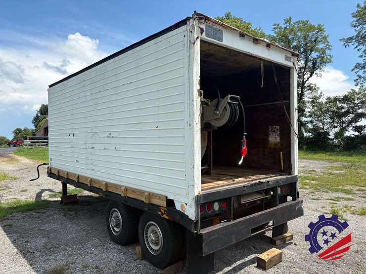 jobsite-fuel-tank-&-dual-t/a-storage-gooseneck-trailer-image-3