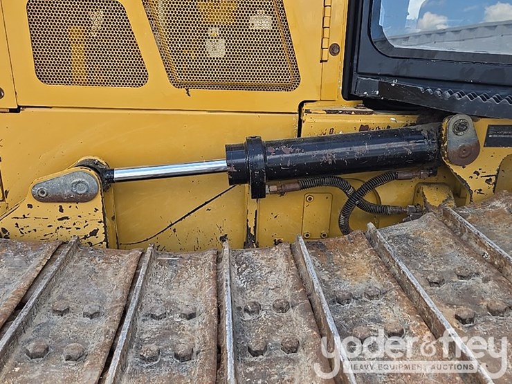 2019-caterpillar-d5k2-image-23