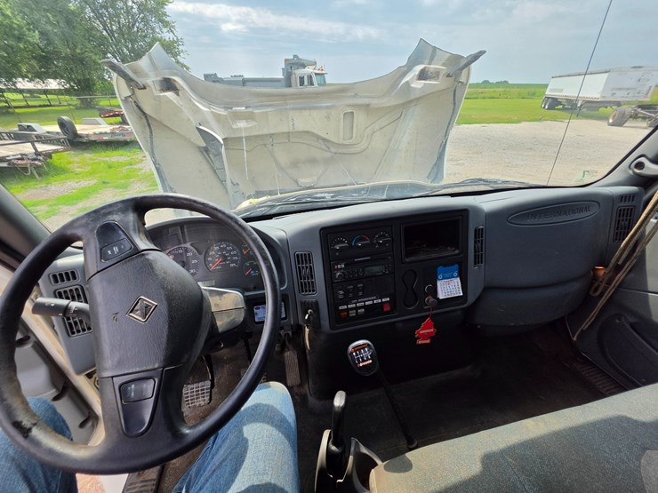 2002-international-durastar-4300-image-117
