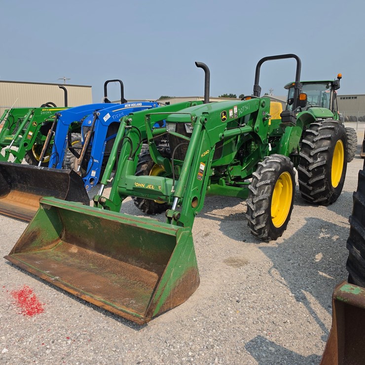 2016 JOHN DEERE 5075E