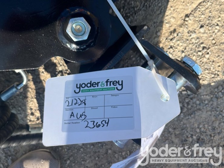 unused-tpm-32"-hydraulic-tilt-bucket,-1"-pin-hole-c/w-hydraulic-hoses-to-suit-0.8-1.4-ton-mini-excavators-image-6
