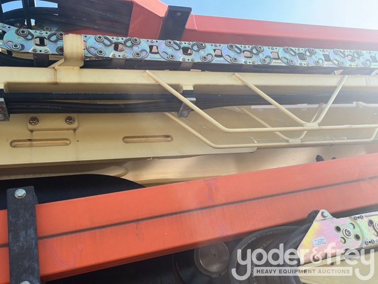 2013-jlg-1250ajp-image-14
