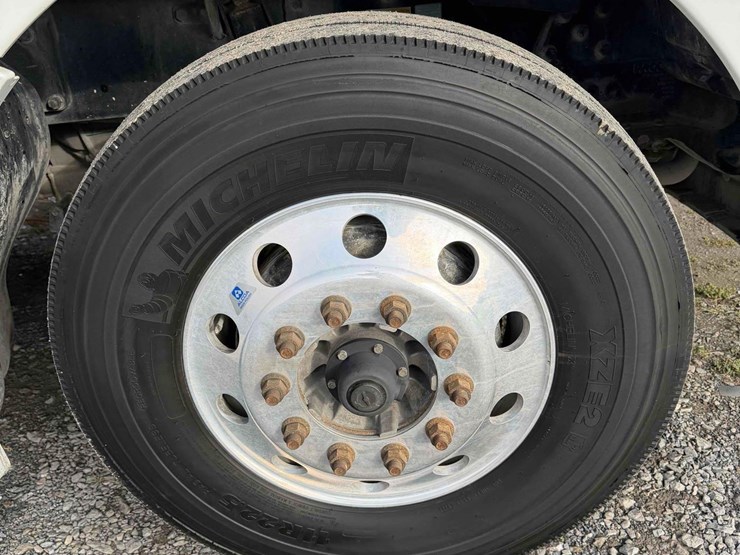 2020-kenworth-t680-image-5