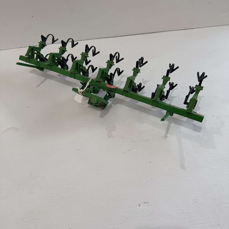 John Deere 856 row crop cultivator, 1/16 scale