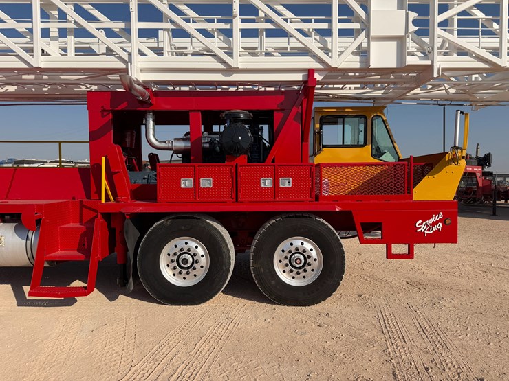 2014-service-king-675-dd-6-axle-well-service-rig,-109'x330k-#-mast-image-4