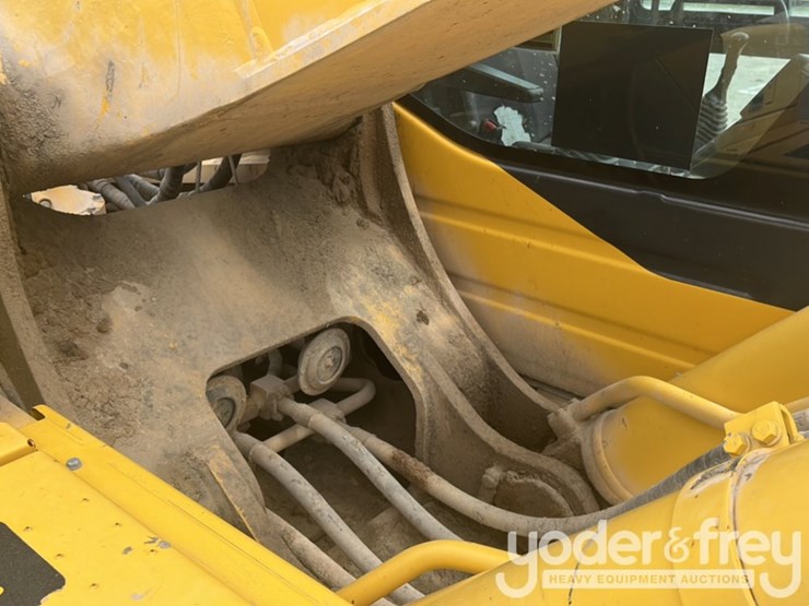 2019-komatsu-pc490-lc-11-image-19