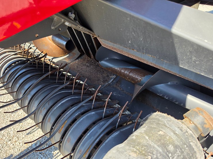 2021-massey-ferguson-1840-image-12