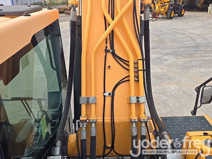 2018-hyundai-hx260l-image-30