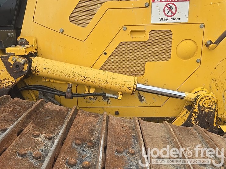 2020-komatsu-d61px-24-image-26