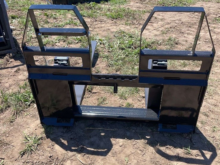 agrotk-skid-steer-pallet-forks.-image-2