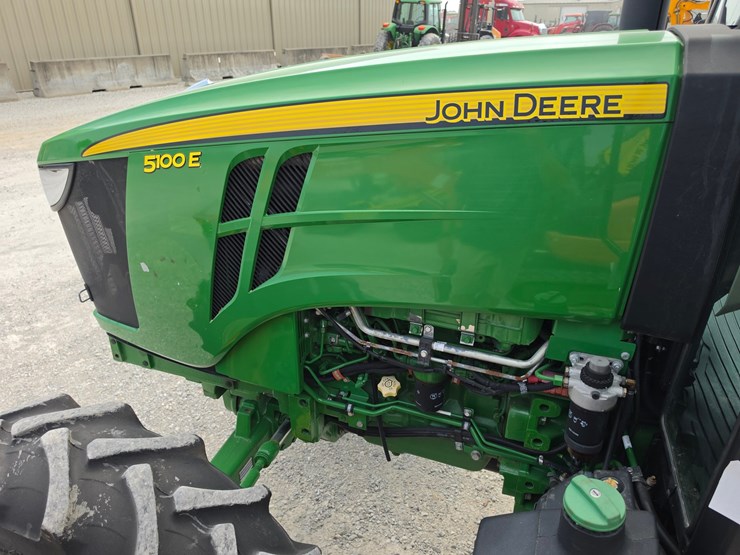 2019-john-deere-5100e-image-36