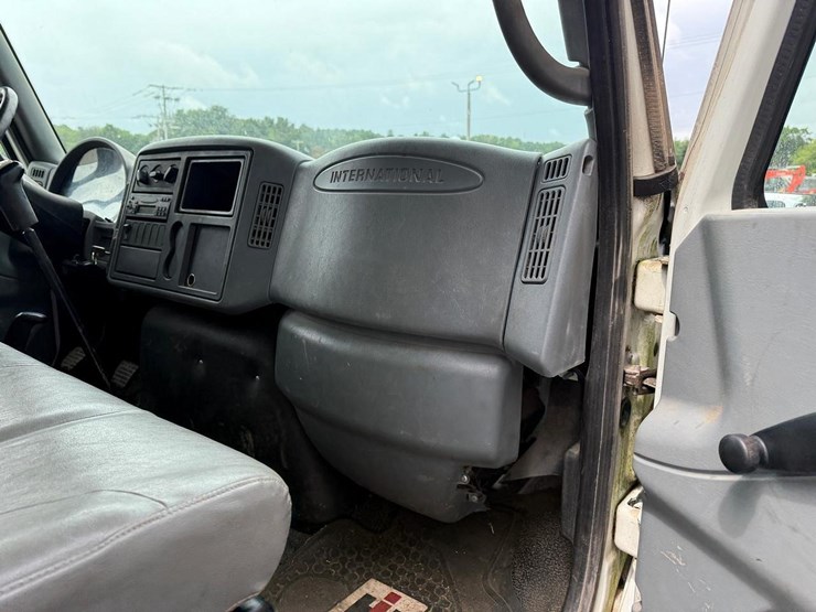 2007-international-durastar-4300-image-13