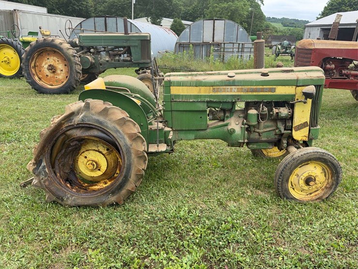 john-deere-320-image-6