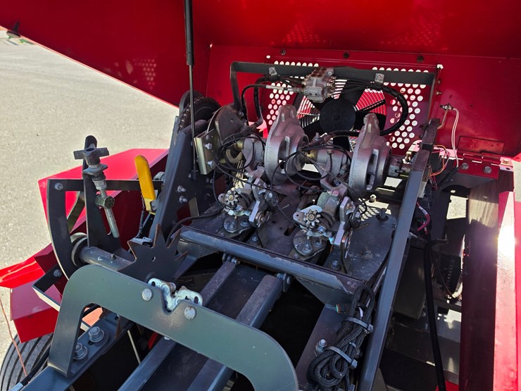 2021-massey-ferguson-1840-image-9