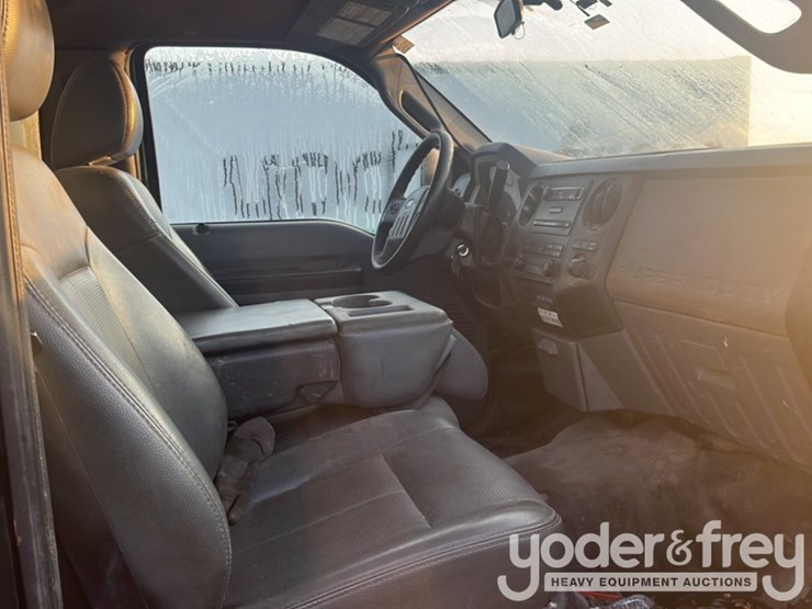 2011-ford-f550-image-45