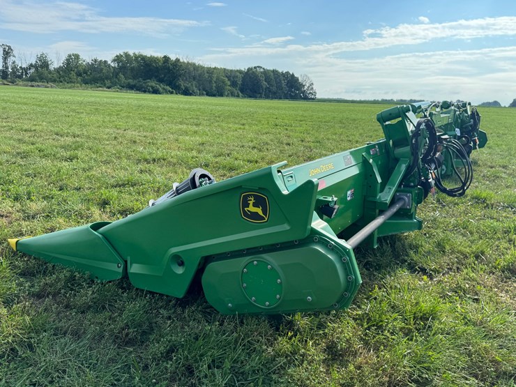 john-deere-c12f-image-4