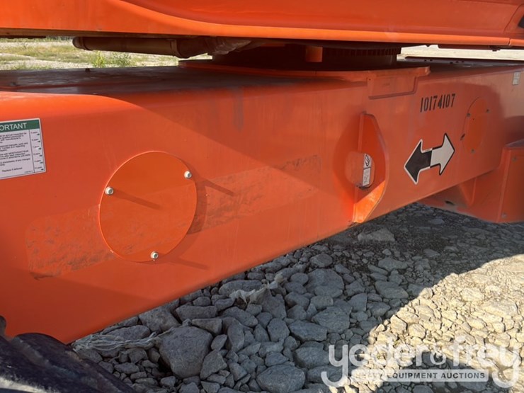 2013-jlg-1250ajp-image-34