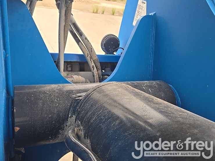 2018-genie-gth844-image-31