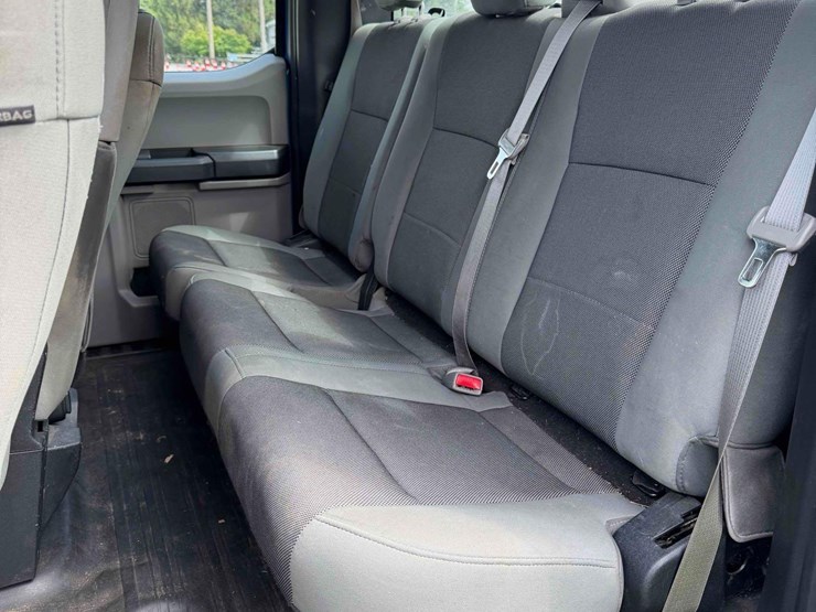 2015-ford-f150-xl-image-12