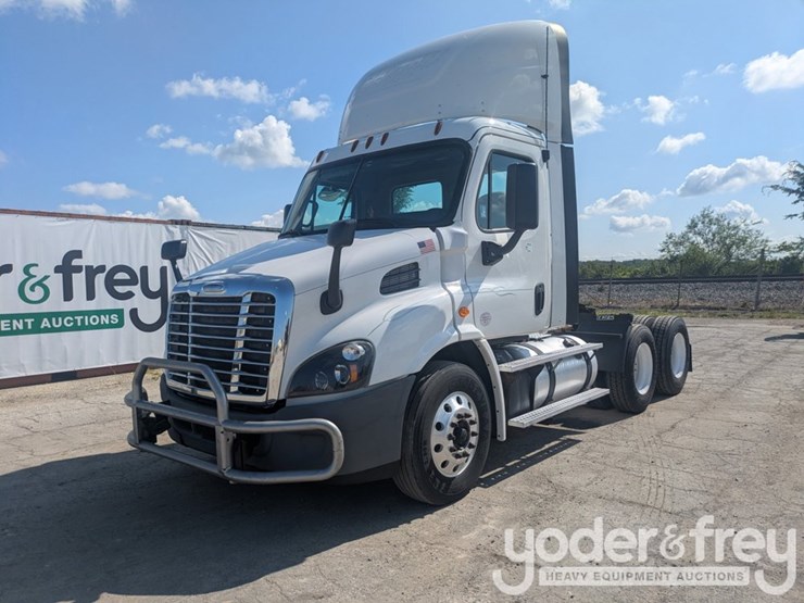 2018-freightliner-cascadia-113-image-1