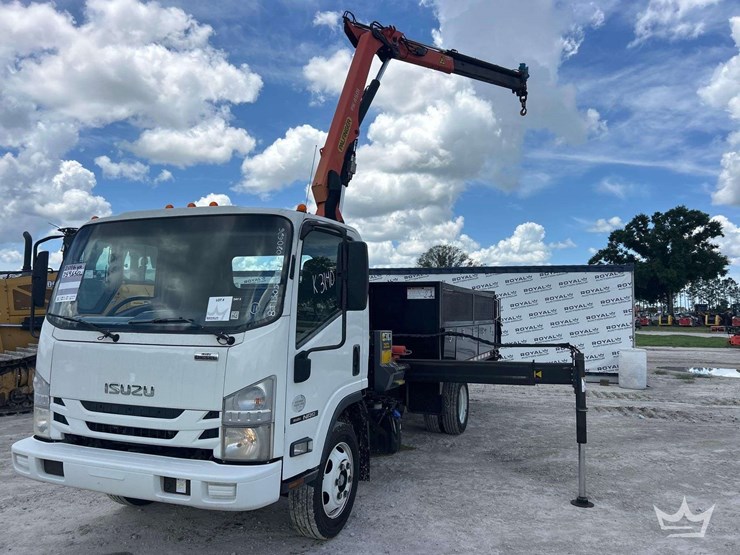 2016-isuzu-nrr-image-1