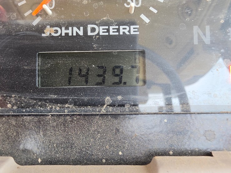 2010-john-deere-5083e-image-11