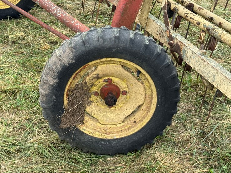 #4004-•-new-holland-10ft-bar-rake-image-8