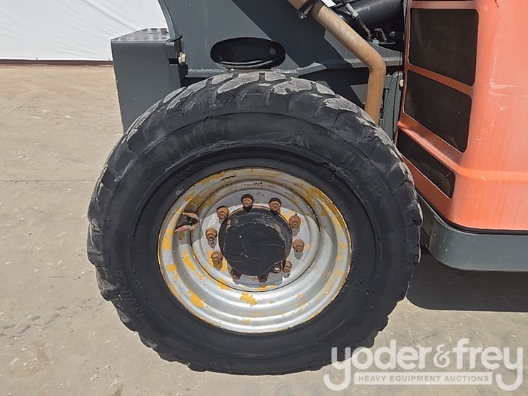 2012-jlg-g6-42a-image-12