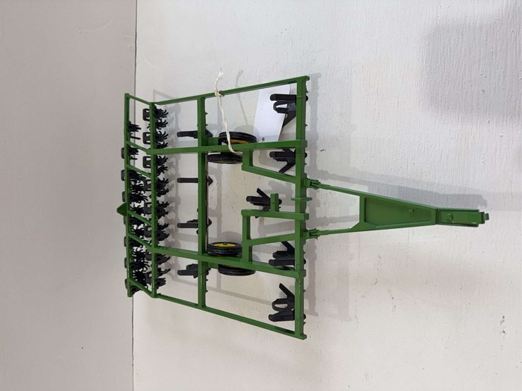 john-deere-550-mulch-master,-plastic-shovels,-metal-frame,-1/16-scale-image-1