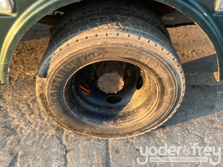 2011-ford-f550-image-15