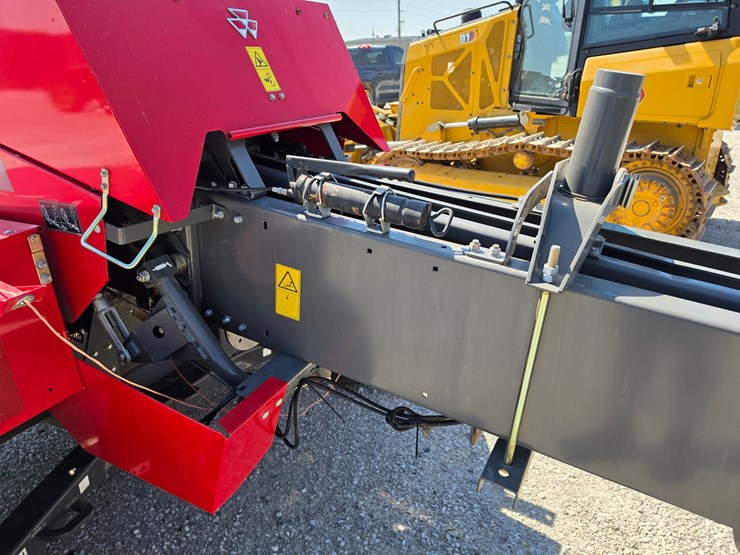 2021-massey-ferguson-1840-image-11