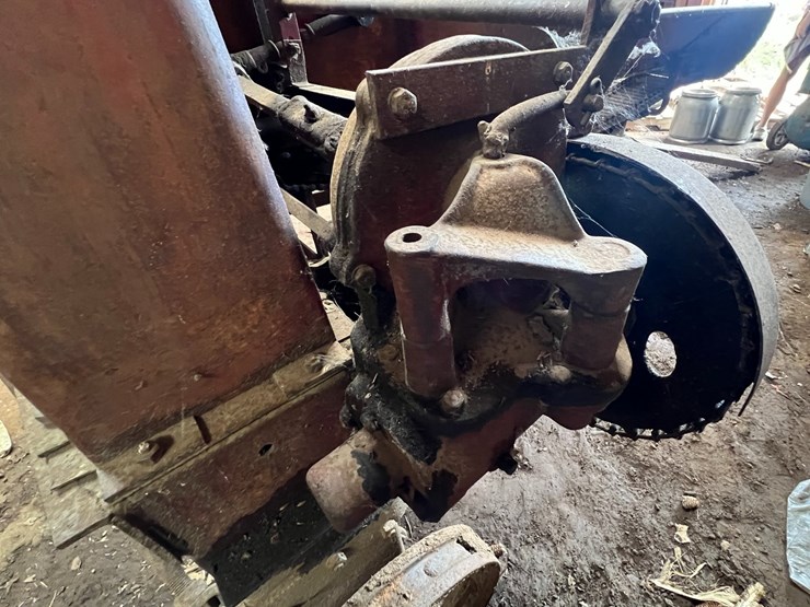 #9933-•-mccormick-deering-silo-filler-image-6