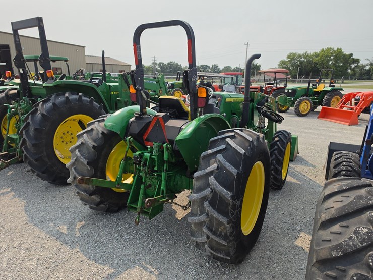 2016-john-deere-5075e-image-20