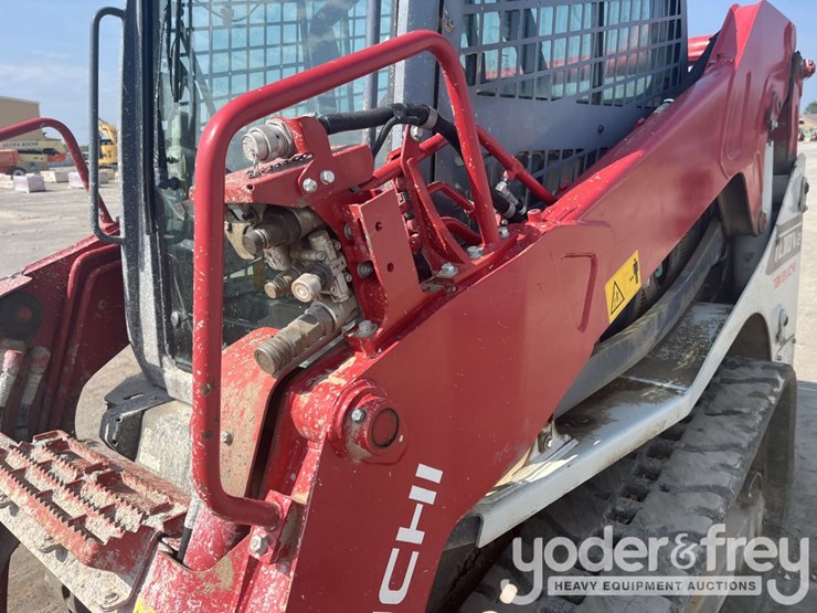 2022-takeuchi-tl10v2-image-18
