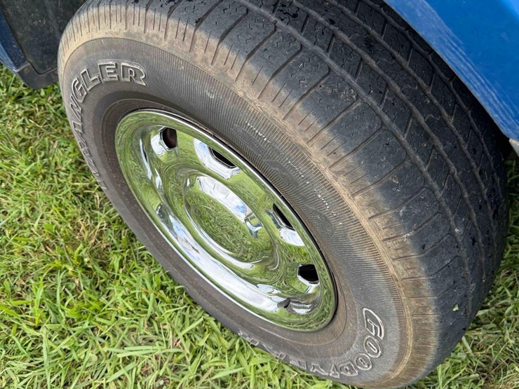 2015-ford-f150-xl-image-8