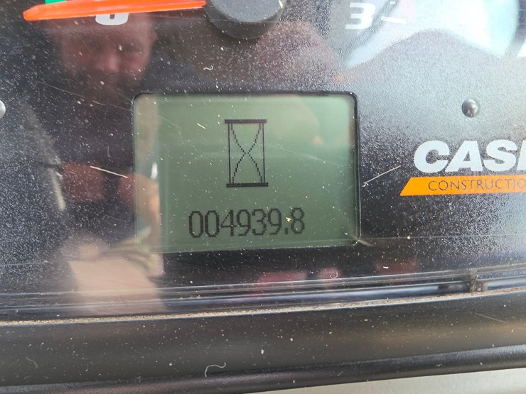 2015-case-580sn-image-14