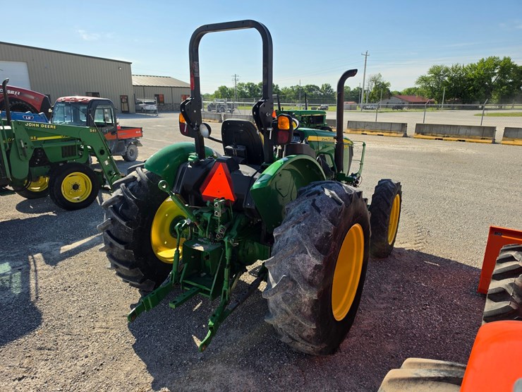 2018-john-deere-5075e-image-15