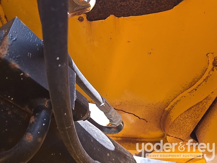 2017-jcb-510-56-image-26
