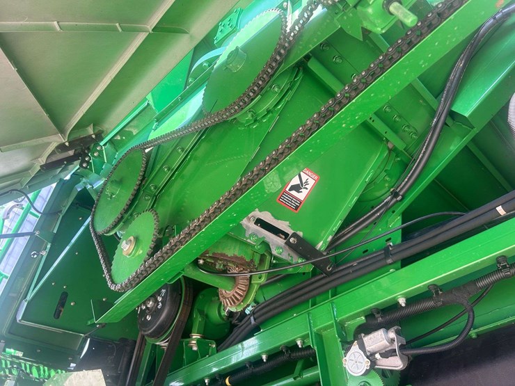 2011-john-deere-9770-sts-image-12